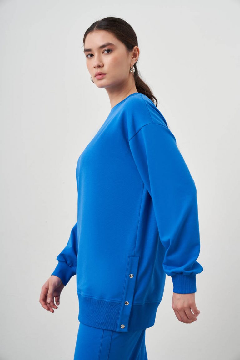 Mizalle Yanları Çıtçıtlı Yuvarlak Yaka Mavi Sweatshirt - Mizalle