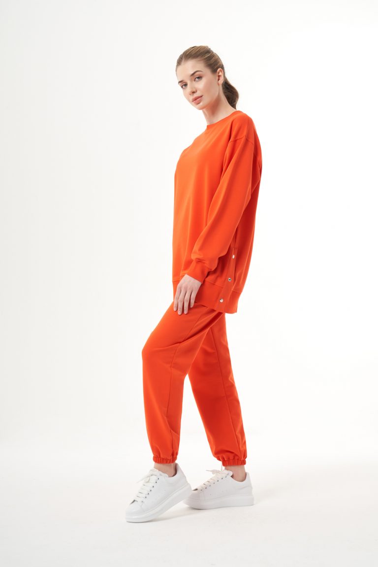 Mizalle Yanları Çıtçıtlı Yuvarlak Yaka Nar Çiçeği Sweatshirt - Mizalle