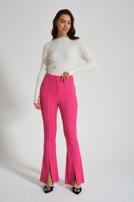 Mizalle - Mizalle Yırtmaç Detaylı Fuşya Jakarlı Pantolon Mizalle - Mizalle Yırtmaç Detaylı Fuşya Jakarlı Pantolon