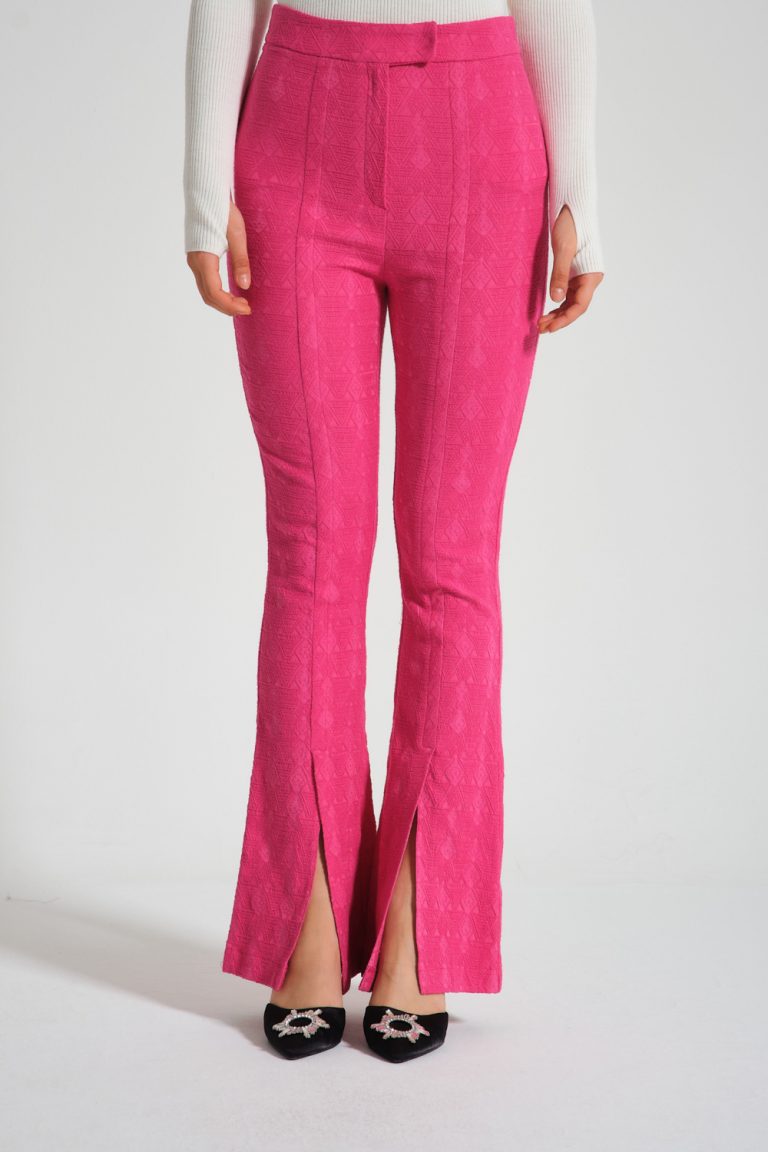 Mizalle Yırtmaç Detaylı Fuşya Jakarlı Pantolon - Mizalle